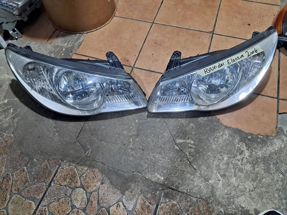 Hyundai Elantra Headlight 2006  Used Auto Body Spare Parts at Sema Spare Center. - Private Seller