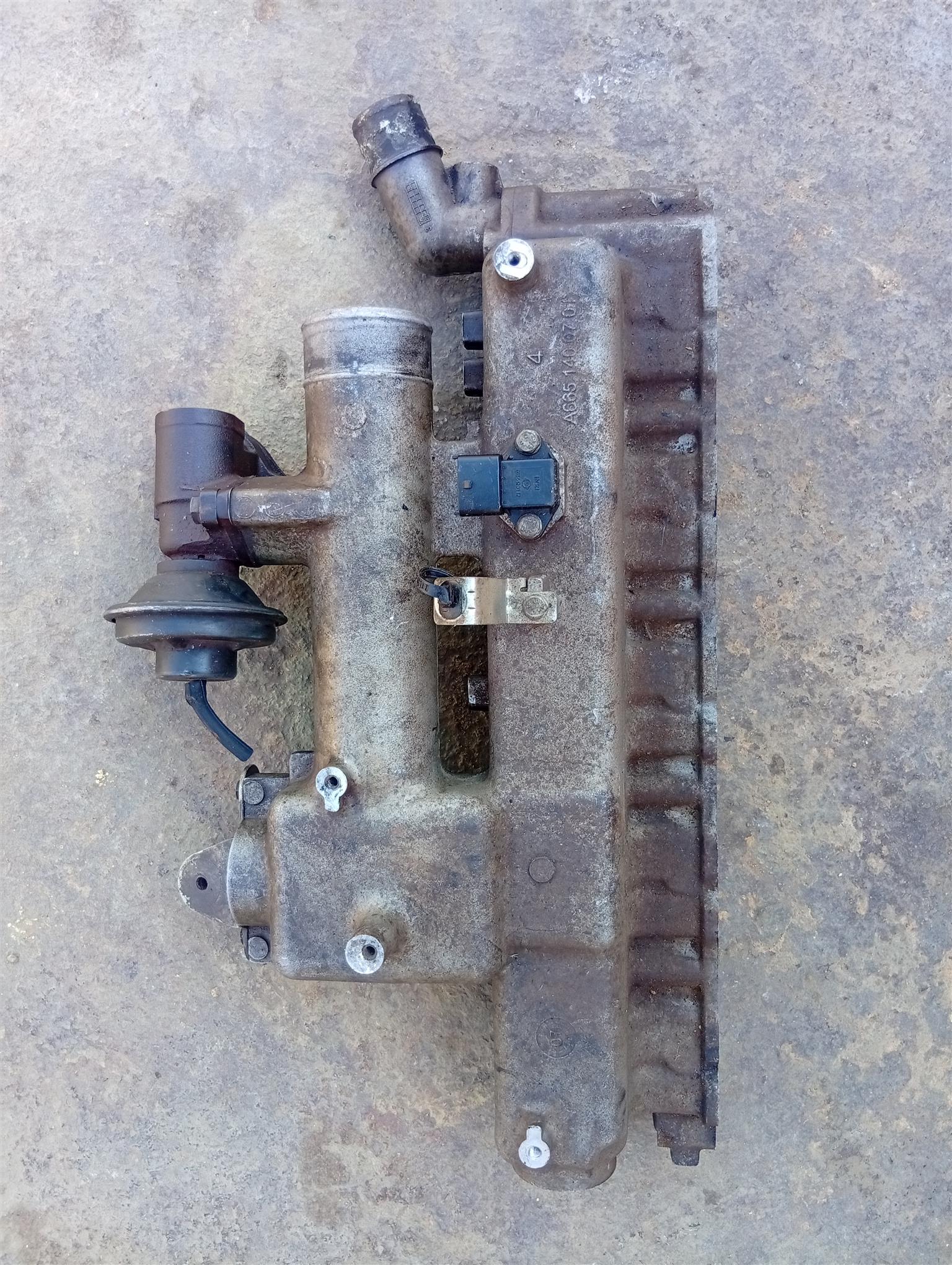 2006-2009 Ssangyong rexton 2.7 intake manifold - Private Seller