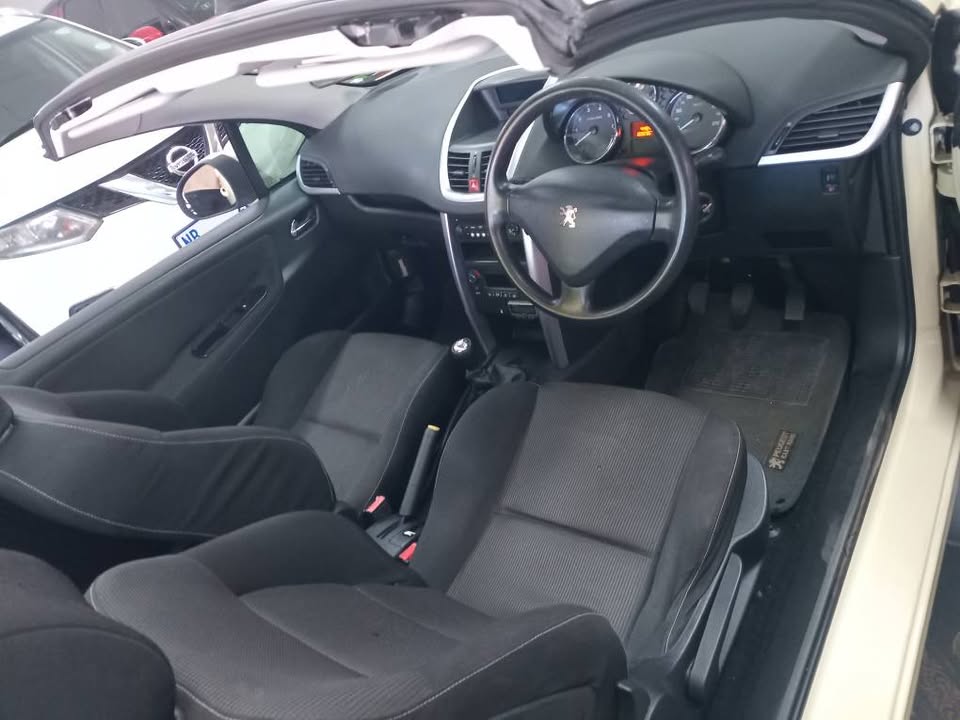 2007 Peugeot 207 Cc Convertible  Manual ,3drs Petrol Sparekey  Service book  120000km