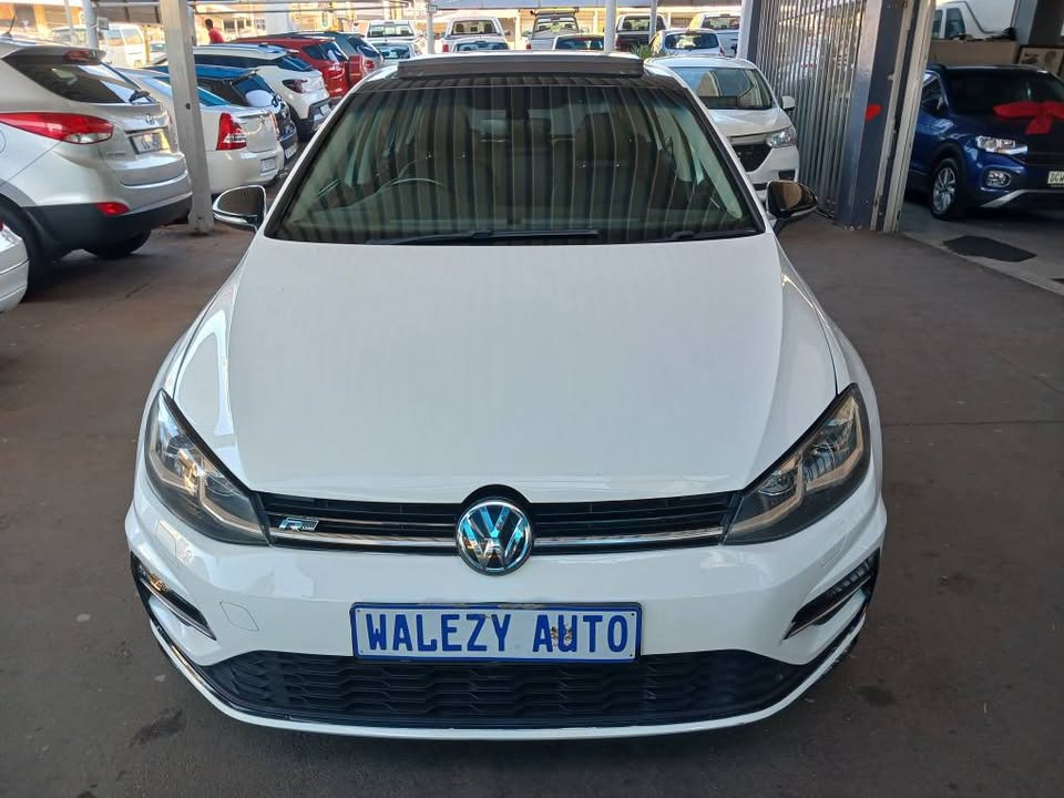 2019 VOLKSWAGEN GOLF 7 1.4 R-LINE Transmission: Automatic Mileage: Fueltype: Petrol White