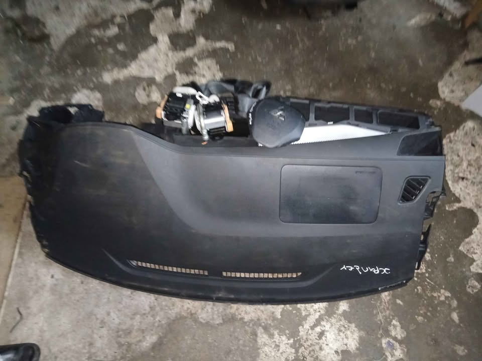 Mitsubishi xpander complete airbags set - Private Seller Mitsubishi xpander complete airbags set - Private Seller