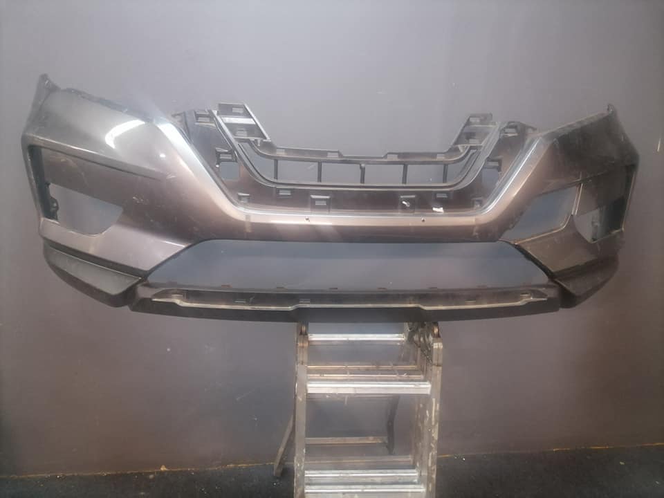 Nissan X-trail silver bumper DM or contact number in the description for assistance. - Private Seller