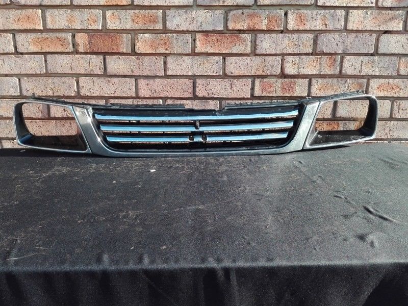 Mitsibushi Colt Main Grill - Private Seller Mitsibushi Colt Main Grill - Private Seller