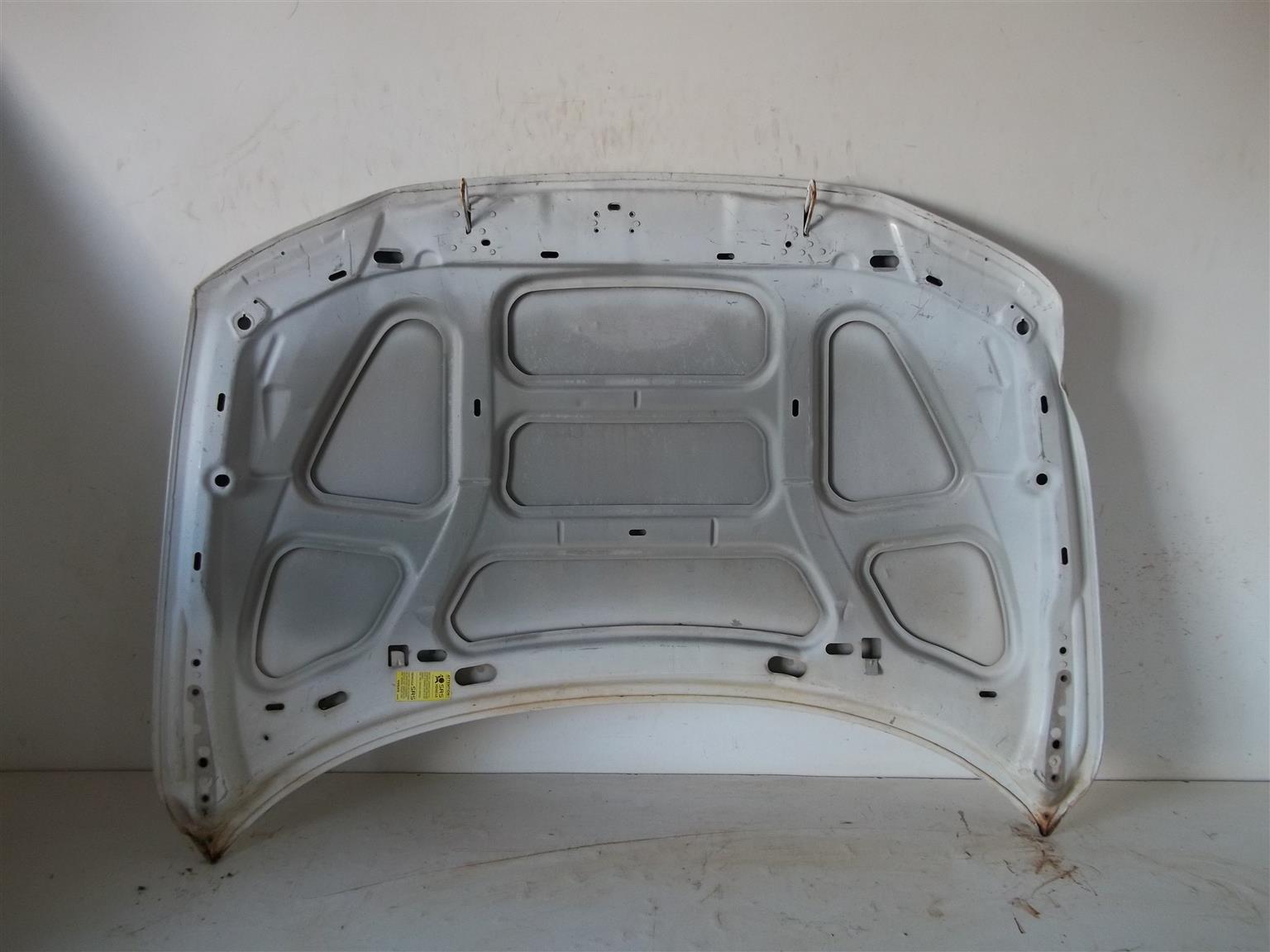 Volvo V70/XC70 '00-'07 bonnet - Private Seller Volvo V70/XC70 '00-'07 bonnet - Private Seller