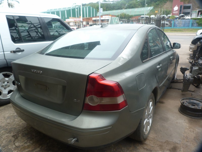 Volvo S40 2.4i Manual B52445 - 2006 SPARESBOYZ STRIPPING FOR SPARES - Private Seller Volvo S40 2.4i Manual B52445 - 2006 SPARESBOYZ STRIPPING FOR SPARES - Private Seller