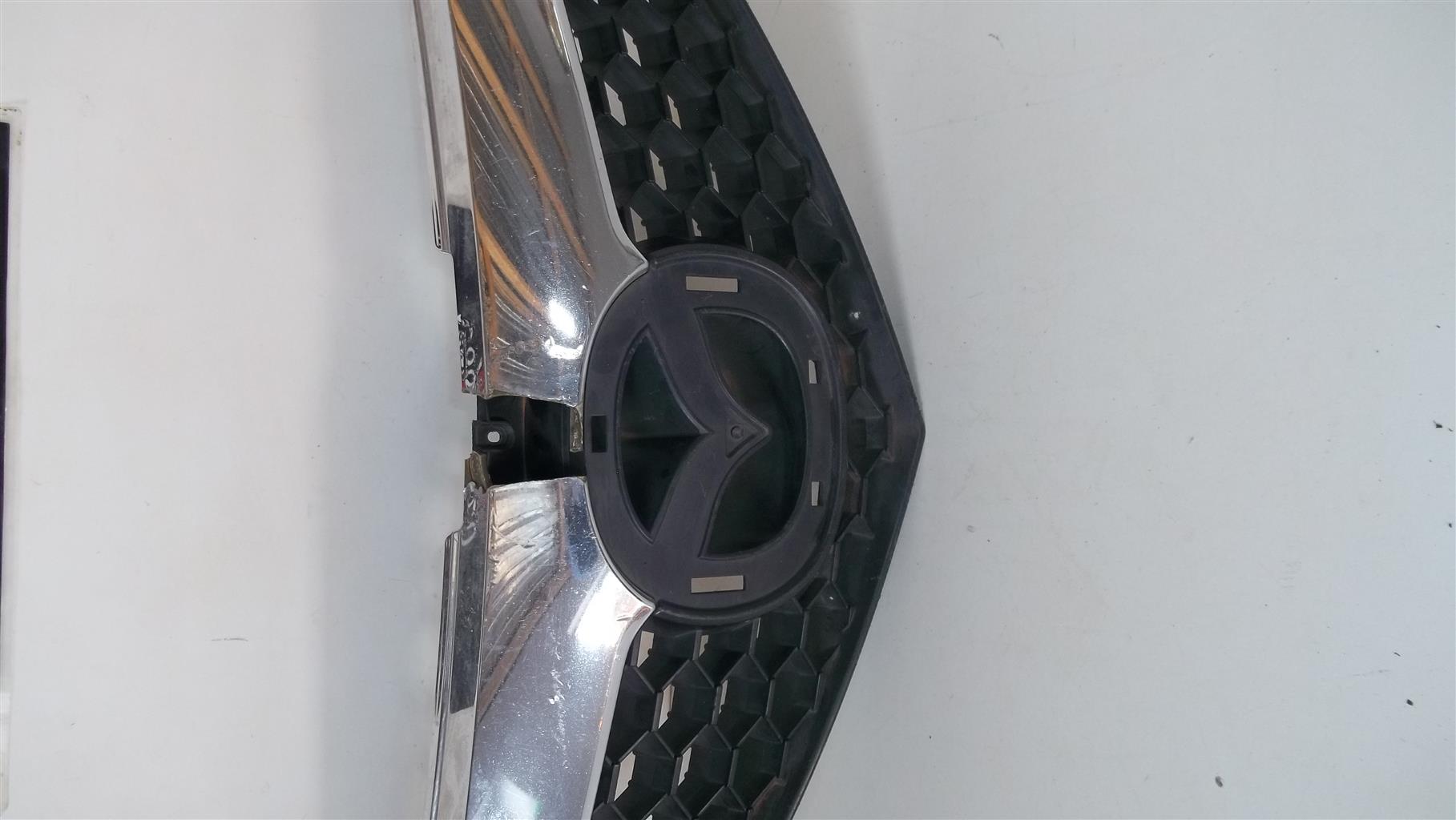 Mazda 3 radiator grille - Private Seller Mazda 3 radiator grille - Private Seller