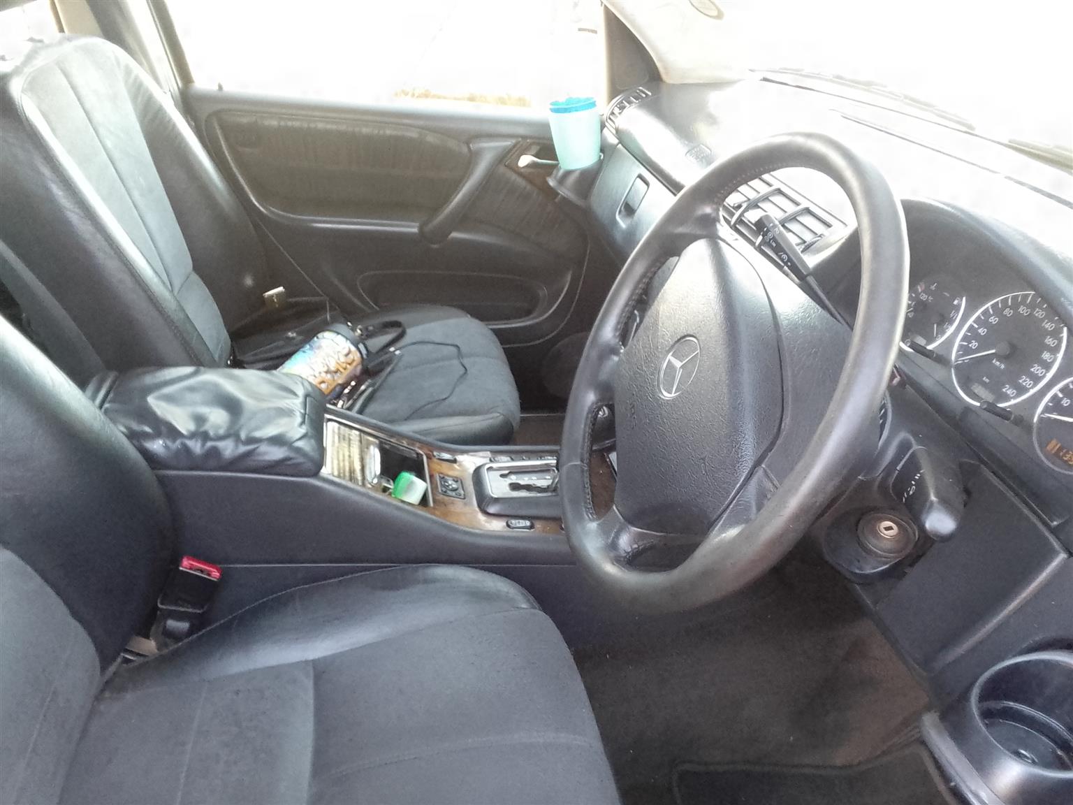 Car Mercedes Benz mL 350