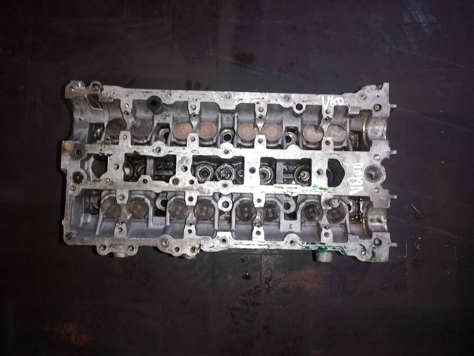 VOLVO V60 2012 CYLINDERHEAD AVAILABLE - Private Seller