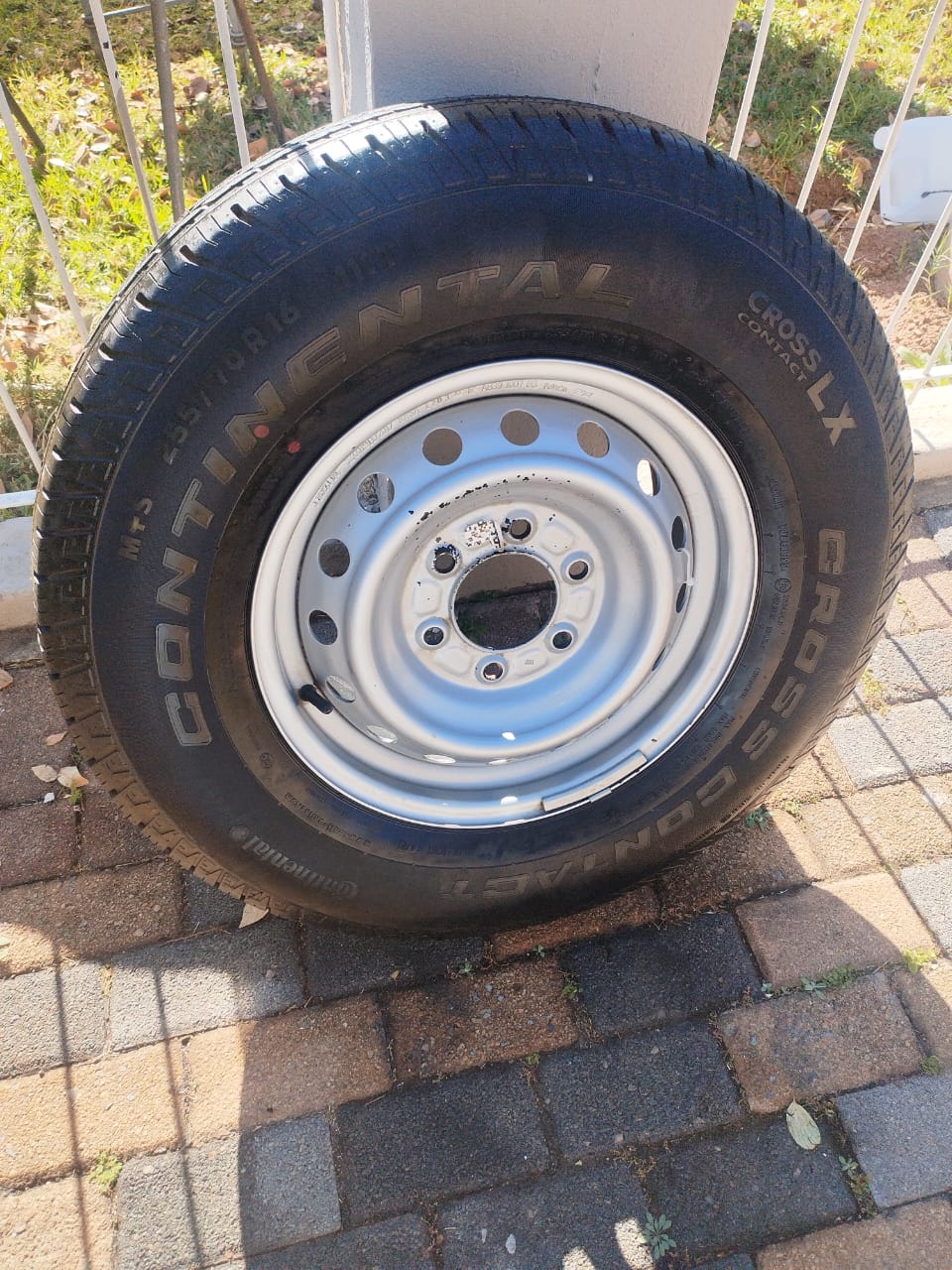 Unused New 16 inch Ford Ranger T6 Spare Wheel with New 255/70/16 Continental Cro - Private Seller Unused New 16 inch Ford Ranger T6 Spare Wheel with New 255/70/16 Continental Cro - Private Seller