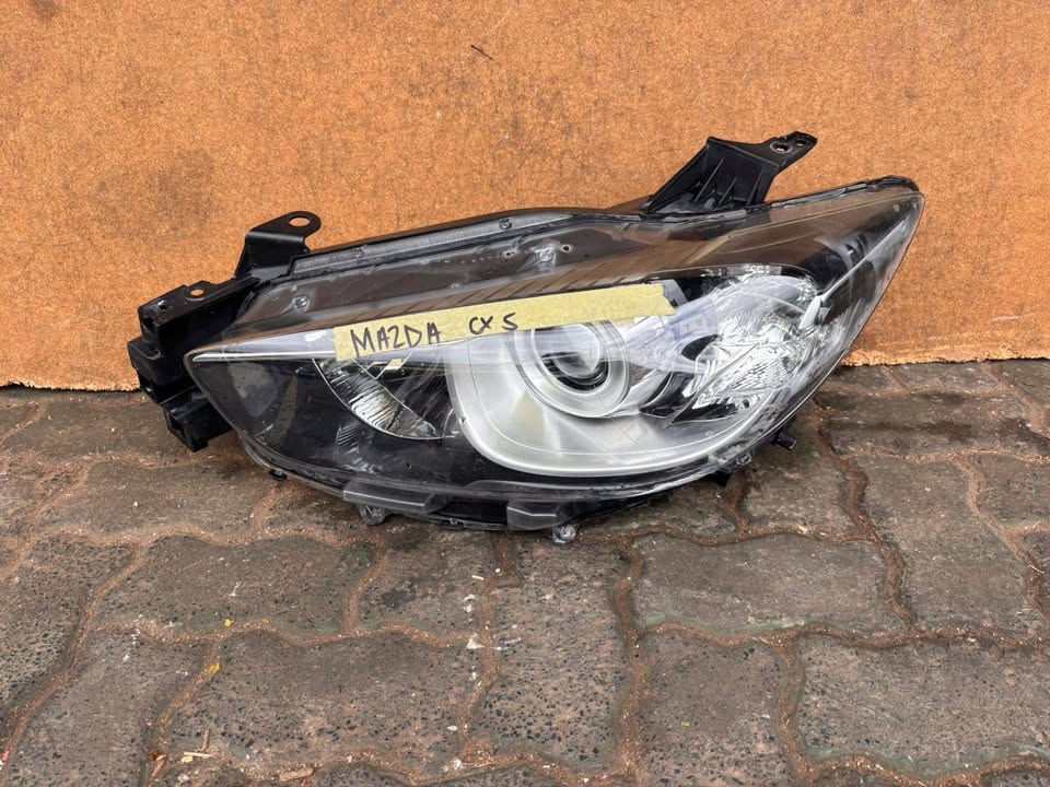 Mazda CX 5 HEADLIGHT - Private Seller Mazda CX 5 HEADLIGHT - Private Seller