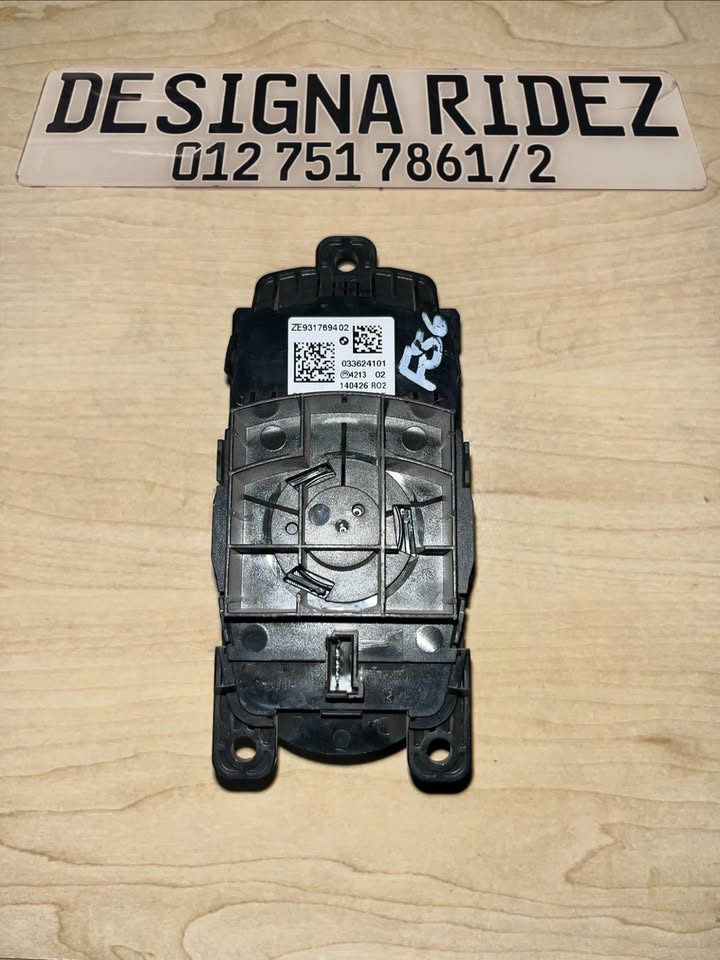 MINI COOPER F56 iDRIVE MULTI MEDIA CONTROL SWITCH AVAILABLE. - Private Seller MINI COOPER F56 iDRIVE MULTI MEDIA CONTROL SWITCH AVAILABLE. - Private Seller