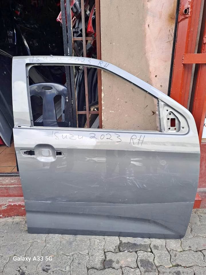 Isuzu D-Max door 2023 - Private Seller Isuzu D-Max door 2023 - Private Seller