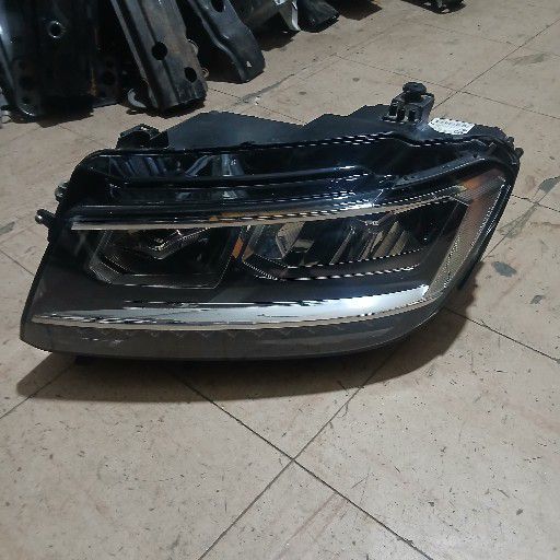 vw tiguan headlight - Private Seller vw tiguan headlight - Private Seller