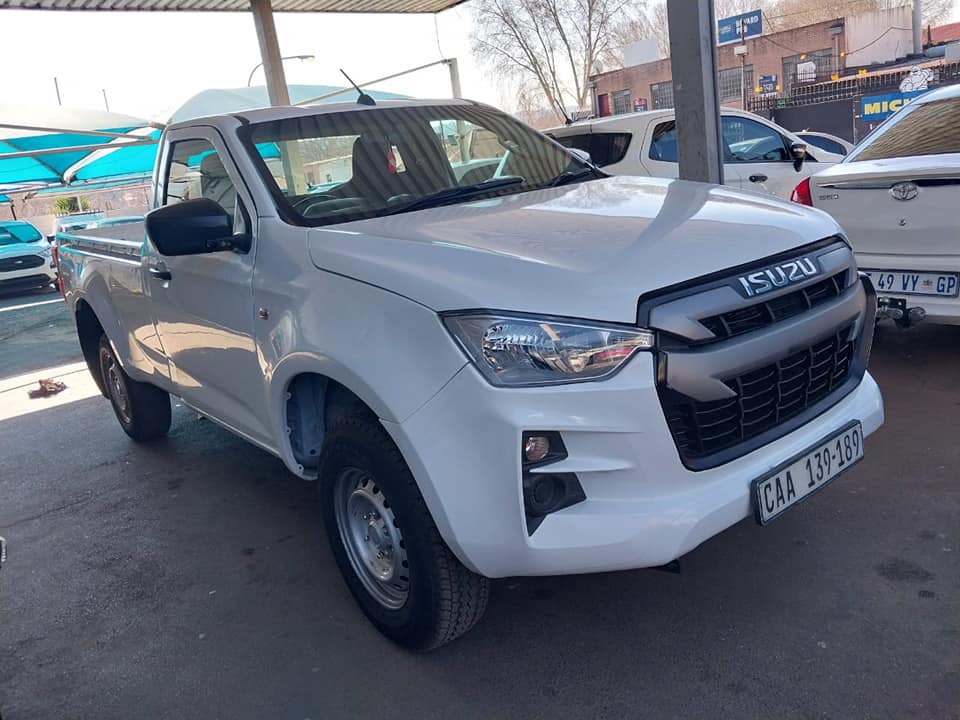 2023 ISUZU D MAX 1.9 SINGLE CAB 4X2 70 000KM WHITE COLOR MANUEL DIESEL