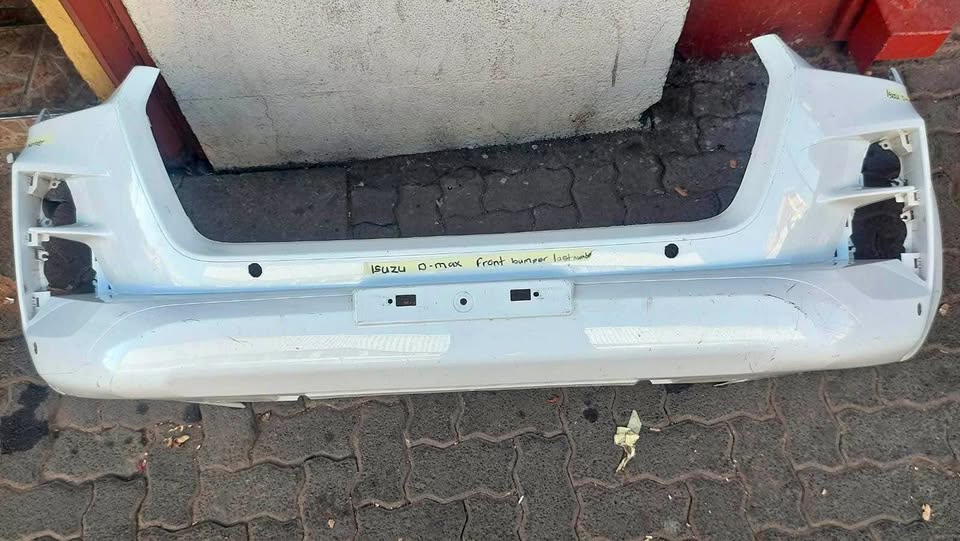 Isuzu D-Max bumper 2023 - Private Seller Isuzu D-Max bumper 2023 - Private Seller