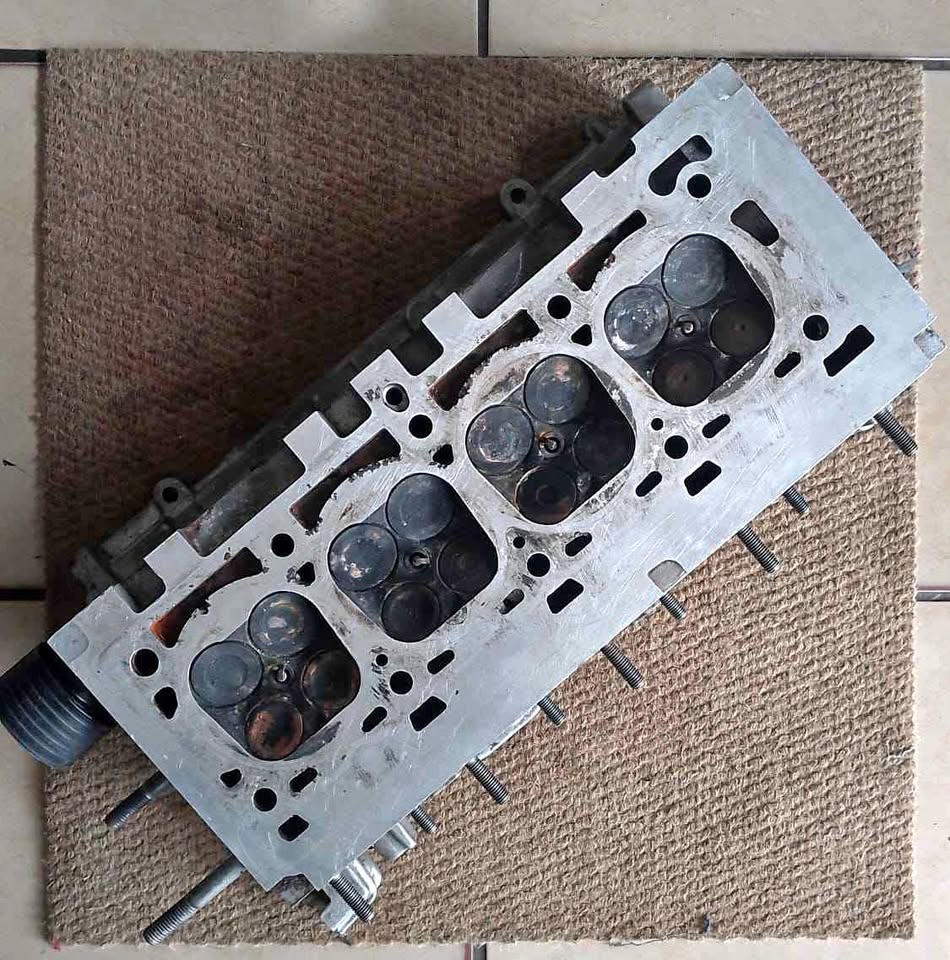 Renault Clio 3 1.6 k4j cylinder head (NEEDS ENGINEERING) - Private Seller Renault Clio 3 1.6 k4j cylinder head (NEEDS ENGINEERING) - Private Seller