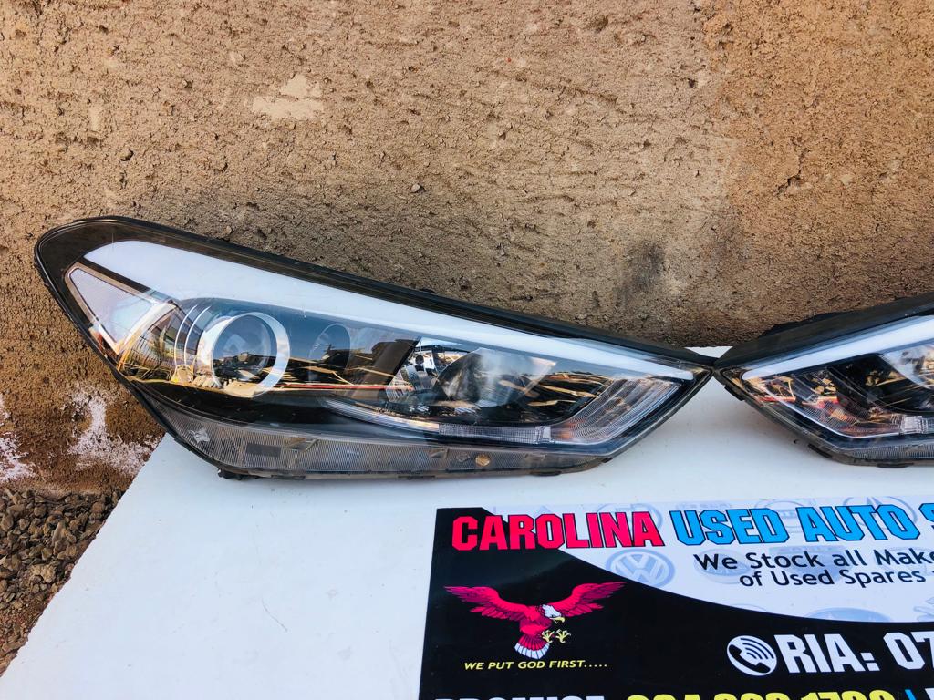 Hyundai Tucson left side and right side LED headlight