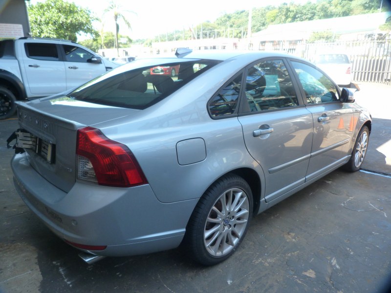 Volvo S40 T5 Manual Silver - 2010 STRIPPING FOR SPARES - Private Seller