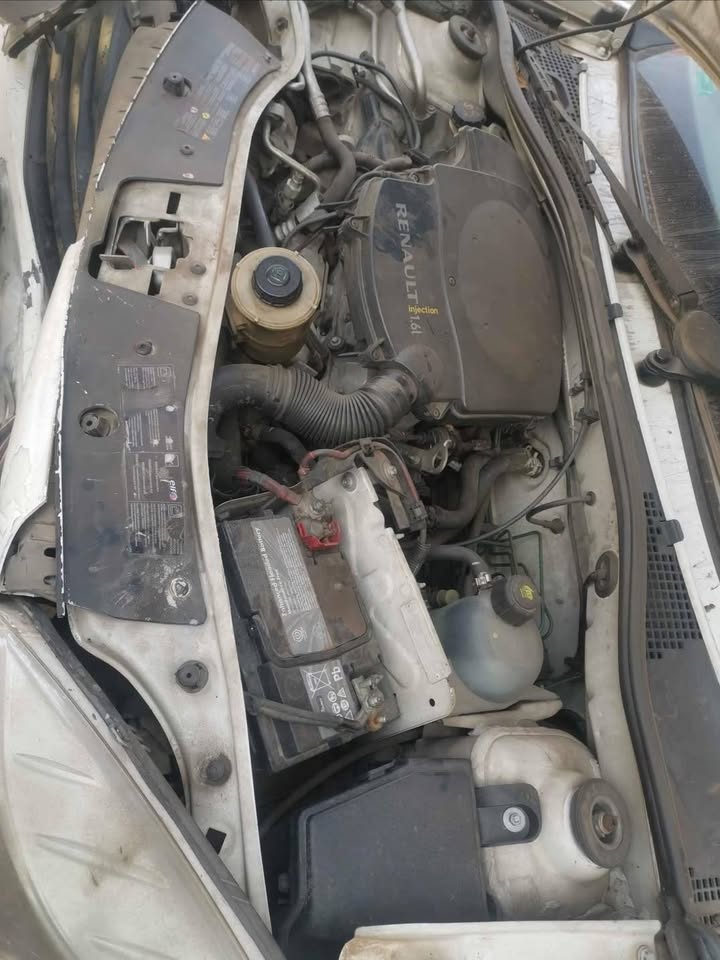 Renault sandero 2012 1.6 stripping for spares - Private Seller Renault sandero 2012 1.6 stripping for spares - Private Seller