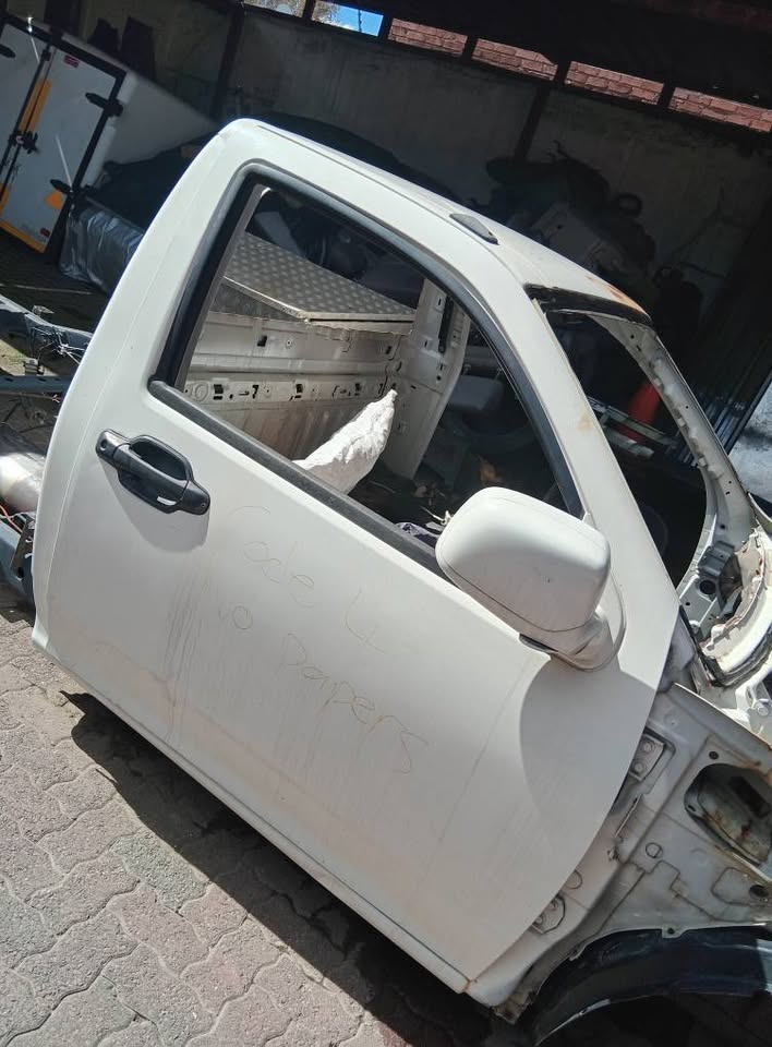 Isuzu KB250 Go Big/ GWM Steed 3 Right Door For Sale - Private Seller Isuzu KB250 Go Big/ GWM Steed 3 Right Door For Sale - Private Seller