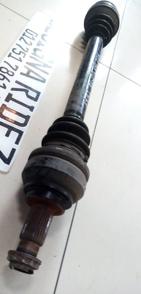 BMW REAR LEFT DIVE SIDE SHAFT F80 M3 / F82 M4 / F87 M2 SIDE SHAFT - Private Seller BMW REAR LEFT DIVE SIDE SHAFT F80 M3 / F82 M4 / F87 M2 SIDE SHAFT - Private Seller