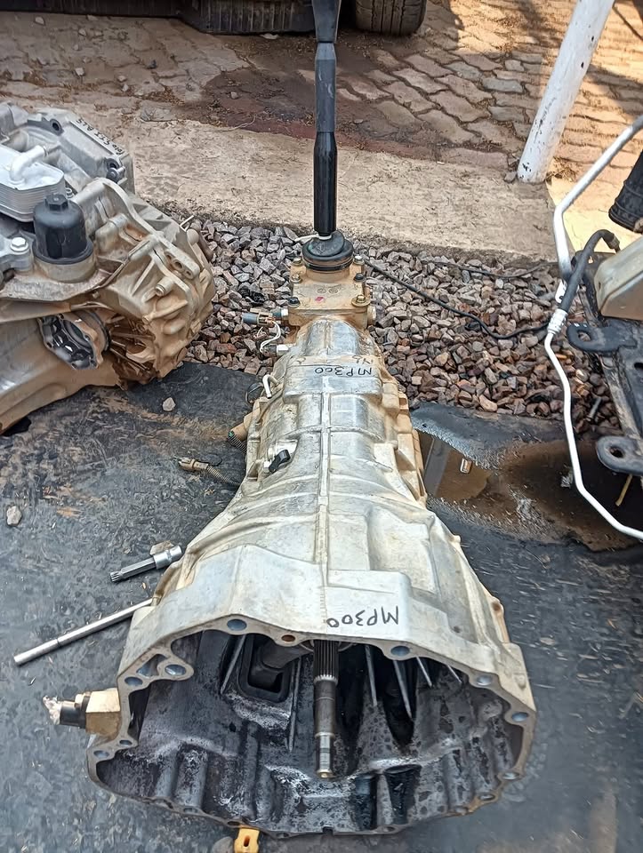 2021 NISSAN NP300 2.5 GEARBOX FOR SALE - Private Seller 2021 NISSAN NP300 2.5 GEARBOX FOR SALE - Private Seller