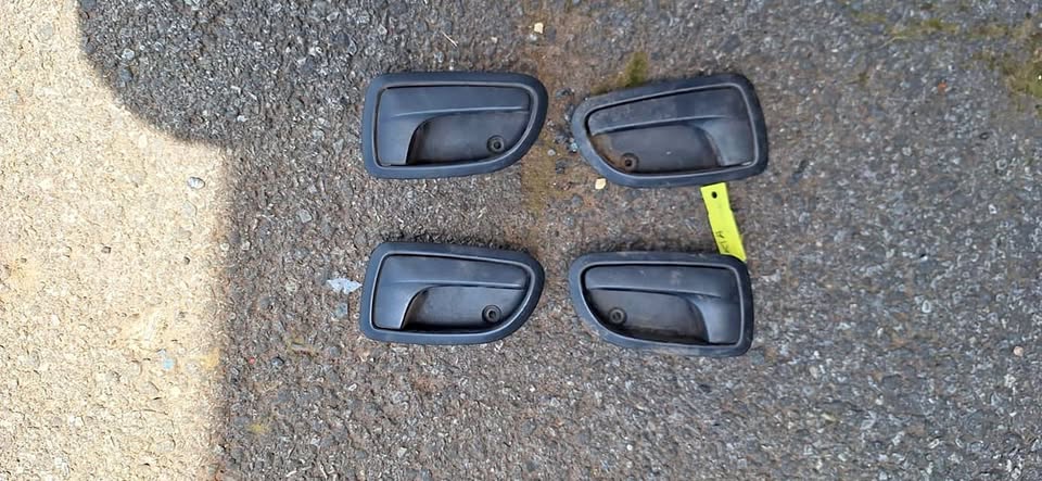 2008 Kia Picanto Inner door Handles For Sale - Private Seller 2008 Kia Picanto Inner door Handles For Sale - Private Seller
