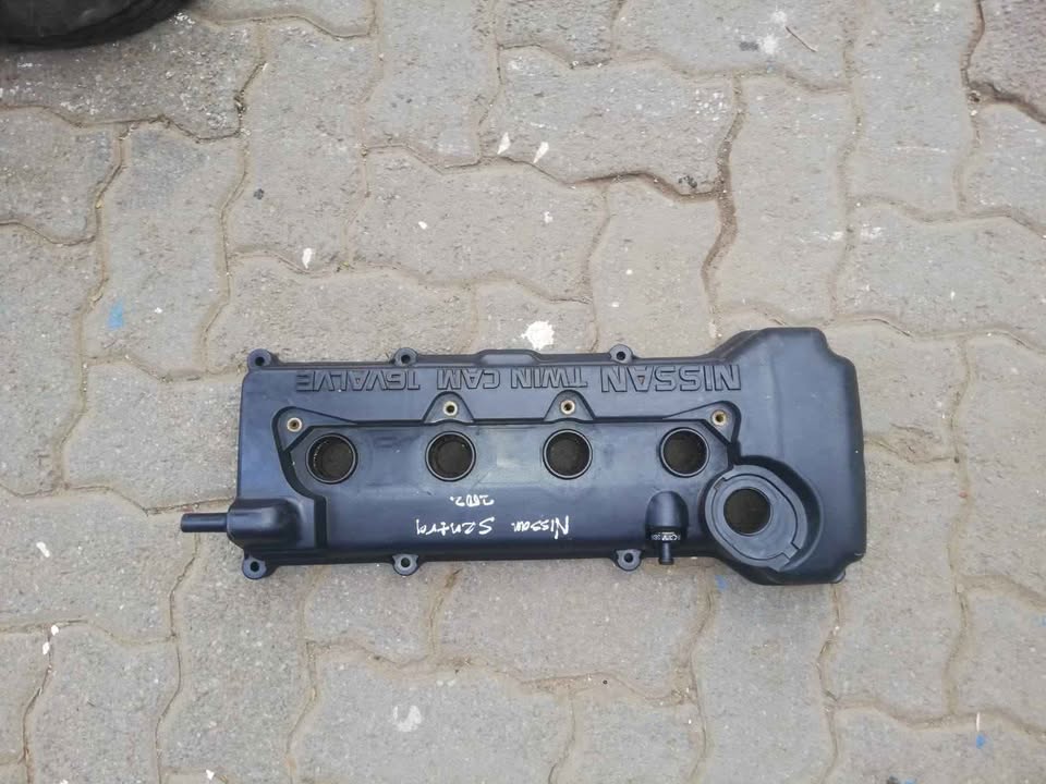 Nissan  sentra 2002 tappet cover for sale - Private Seller