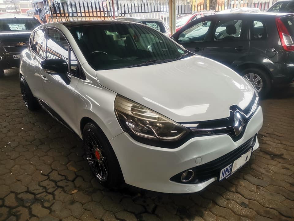 2014 RENAULT CLIO 4  900T MANUAL PETROL