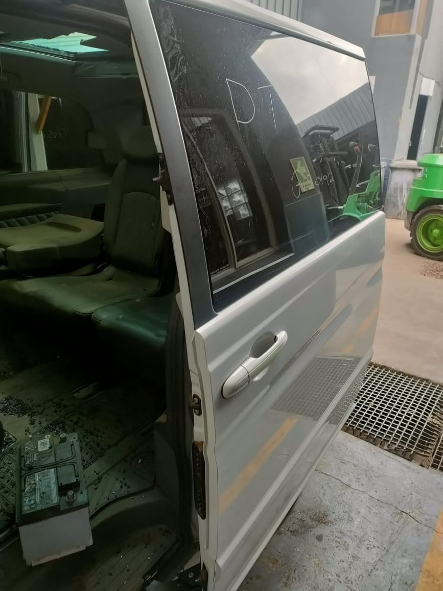 Mercedes Benz Viano CDI V6 sliding doors for sale Junk Mail