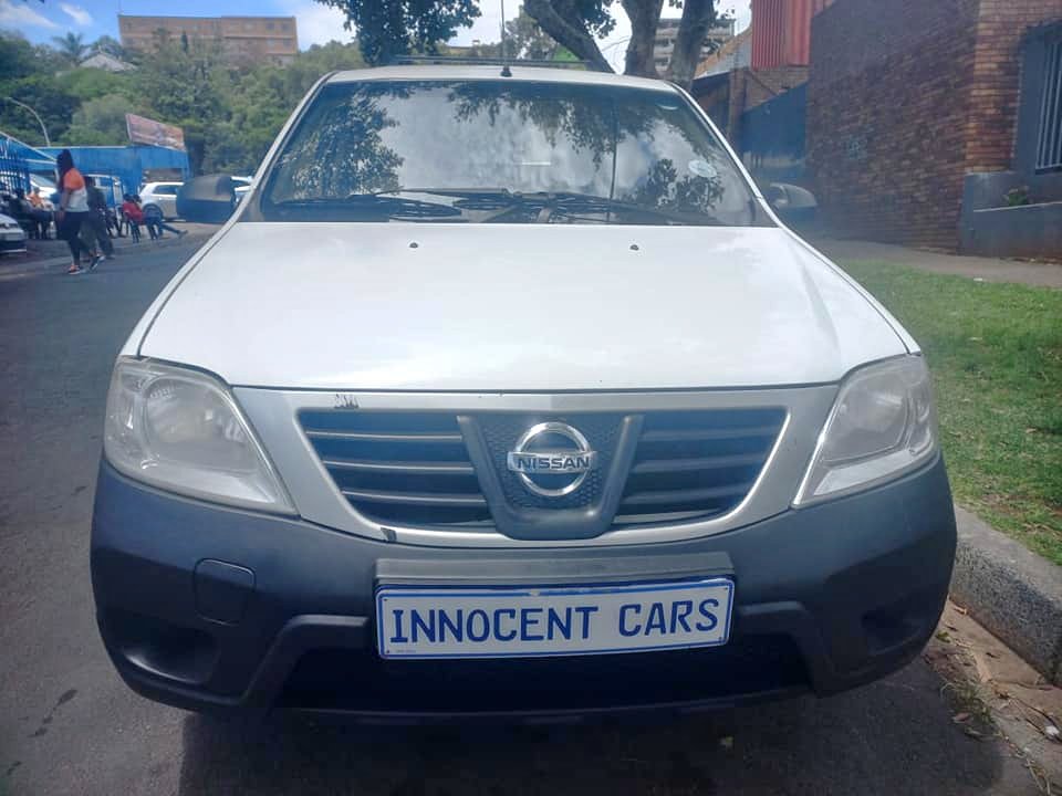 2014 NISSAN NP200 1.6 PETROL, MANUAL, WHITE COLOR, MILEAGE. CANOPY, SPARE KEY