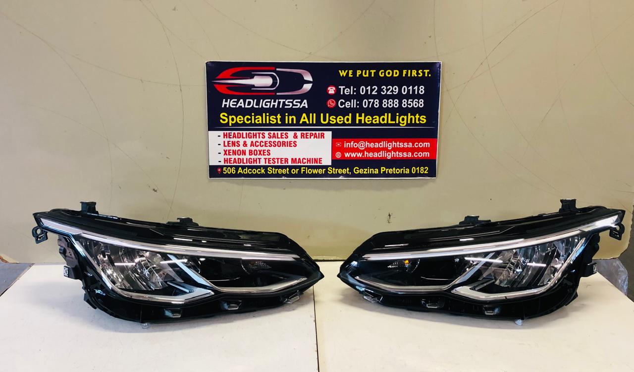 VW Golf 8 left and right side Full LED headlights (2019) - Private Seller VW Golf 8 left and right side Full LED headlights (2019) - Private Seller