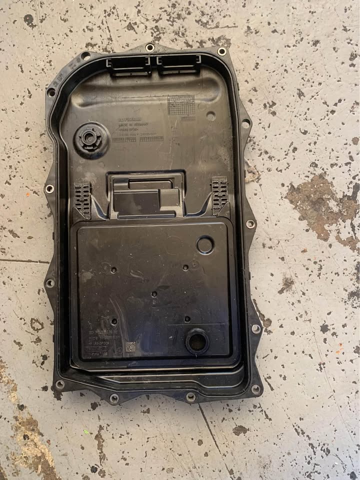 GENUINE BMW F20 F22 F30 F11 F12 F Series Gearbox Sump - Private Seller GENUINE BMW F20 F22 F30 F11 F12 F Series Gearbox Sump - Private Seller