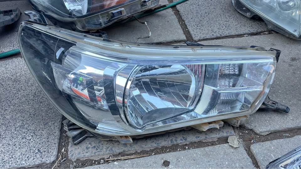 Toyota Hilux GD6 headlight - Private Seller Toyota Hilux GD6 headlight - Private Seller