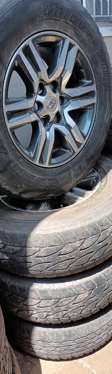 Toyota fortuner/hilux rims and tyres 17inch for sale - Private Seller Toyota fortuner/hilux rims and tyres 17inch for sale - Private Seller