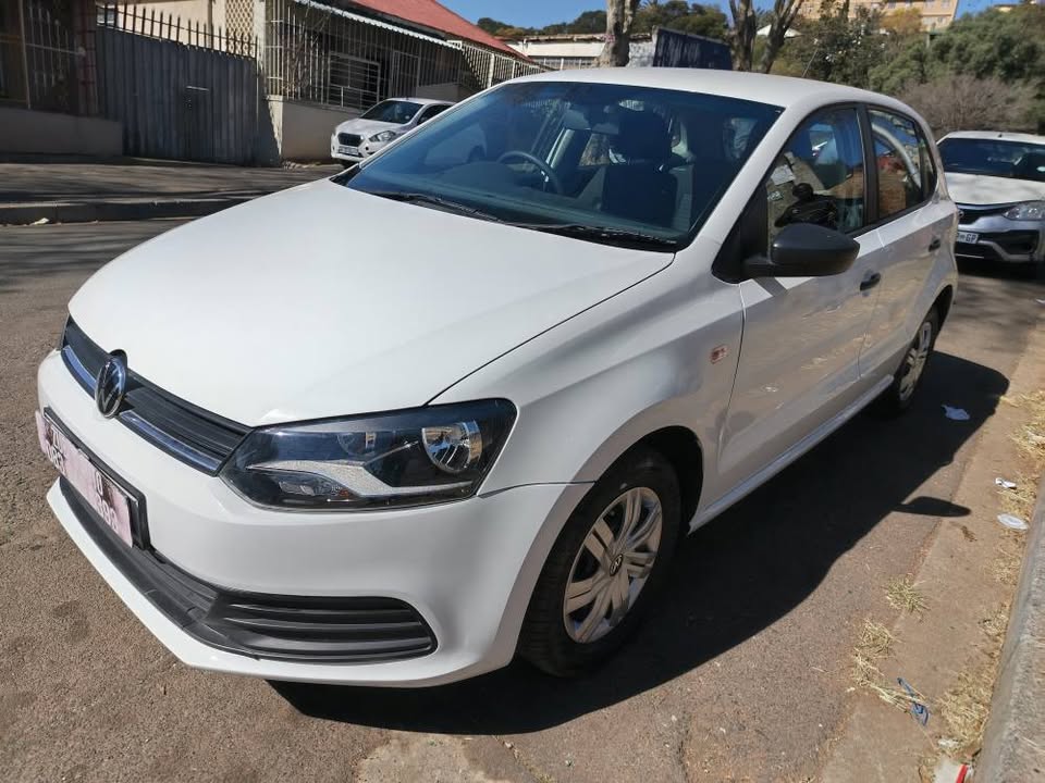 2024 V W polo vivo hatch back 1.4  White