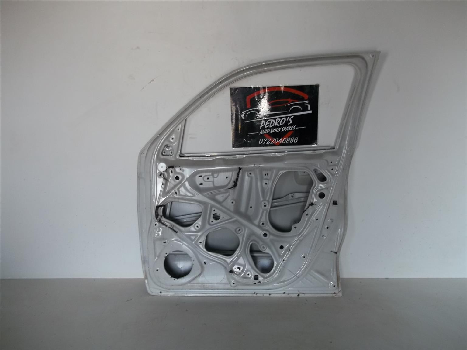 Toyota Vitz right front driver door - Private Seller