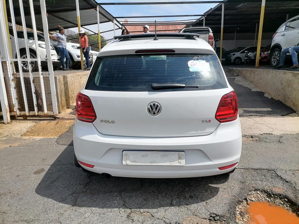 2018 Volkswagen TSI 1.2 Comfortline Sunroof with a Nice interior