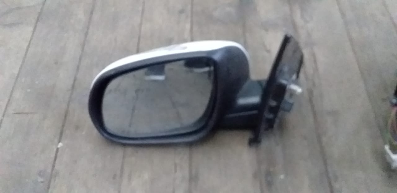 Kia ceranto side mirror - Private Seller