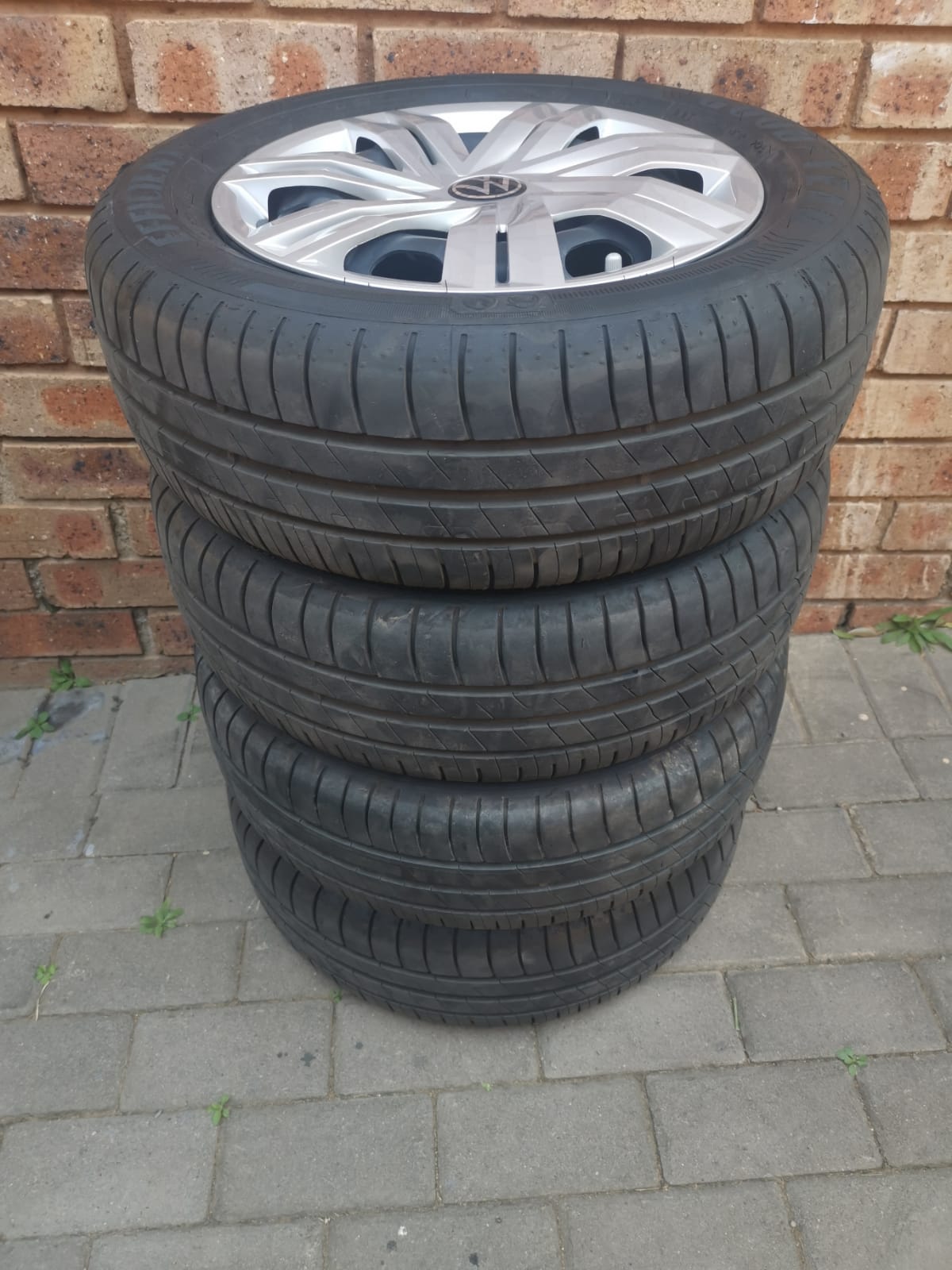 14" VW POLO STEEL RIMS with Hub Caps with 185/60/14 Good used tyres set R4300.Co - Private Seller 14" VW POLO STEEL RIMS with Hub Caps with 185/60/14 Good used tyres set R4300.Co - Private Seller