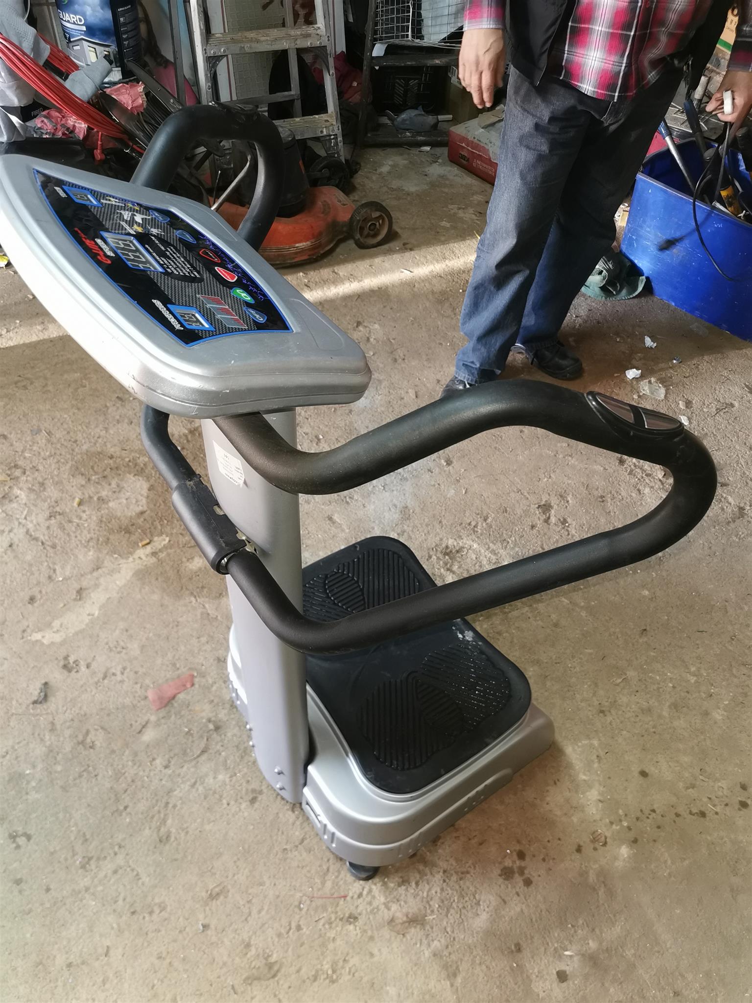 MUST GO!!! Crazy fit massage machine for sale in GREAT condition everything work