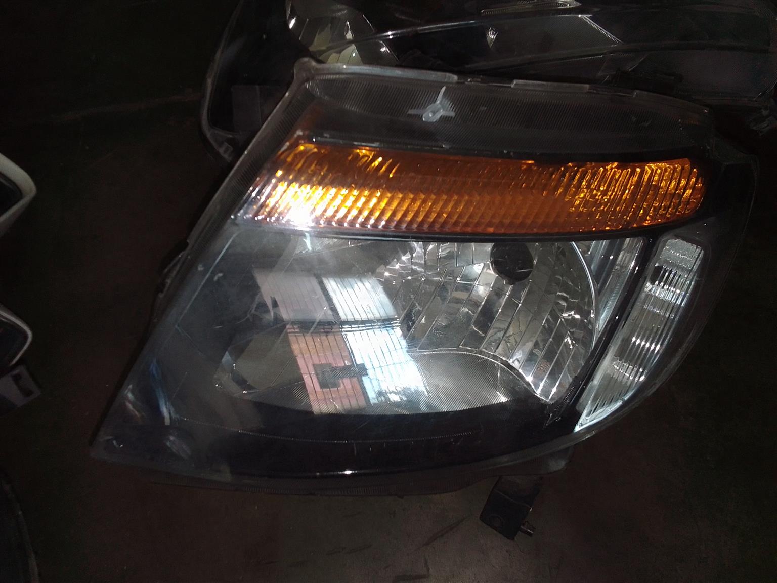 FORD RANGER T6 2012 LHS HEADLIGHT - Private Seller FORD RANGER T6 2012 LHS HEADLIGHT - Private Seller