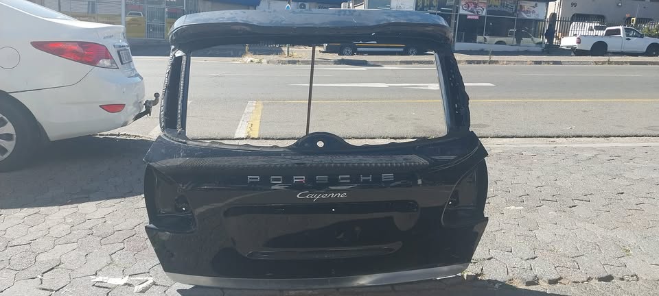 PORSCHE CAYENNE BOOTLID - Private Seller