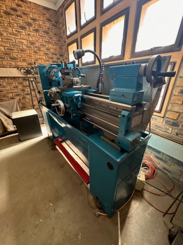 CO636A LATHE FLOOR STANDING Junk Mail