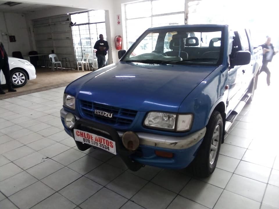 2001 ISUZU KB280 DTEG LX DOUBLE CAB 4X2 MANUAL DIESEL BLUE,