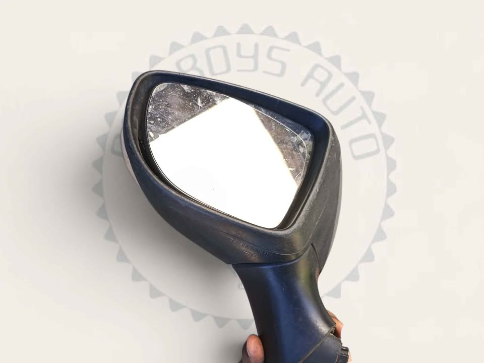 RENAULT CLIO/CAPTUR 4 LEFT SIDE COMPLETE MIRROR AVAILABLE FOR SALE - Private Seller RENAULT CLIO/CAPTUR 4 LEFT SIDE COMPLETE MIRROR AVAILABLE FOR SALE - Private Seller