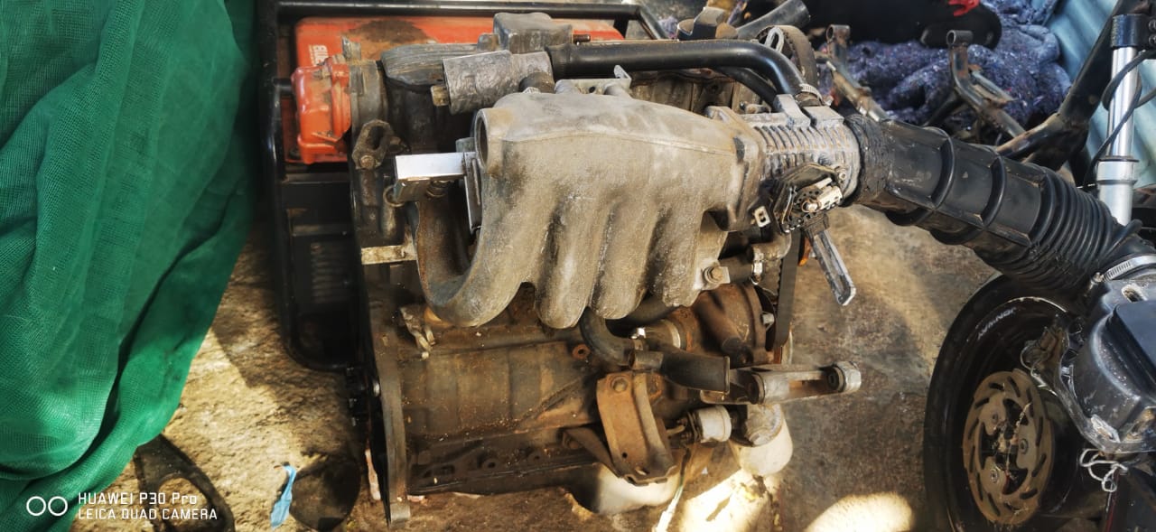 Opel rekord 2.0 engine and other parts - Private Seller