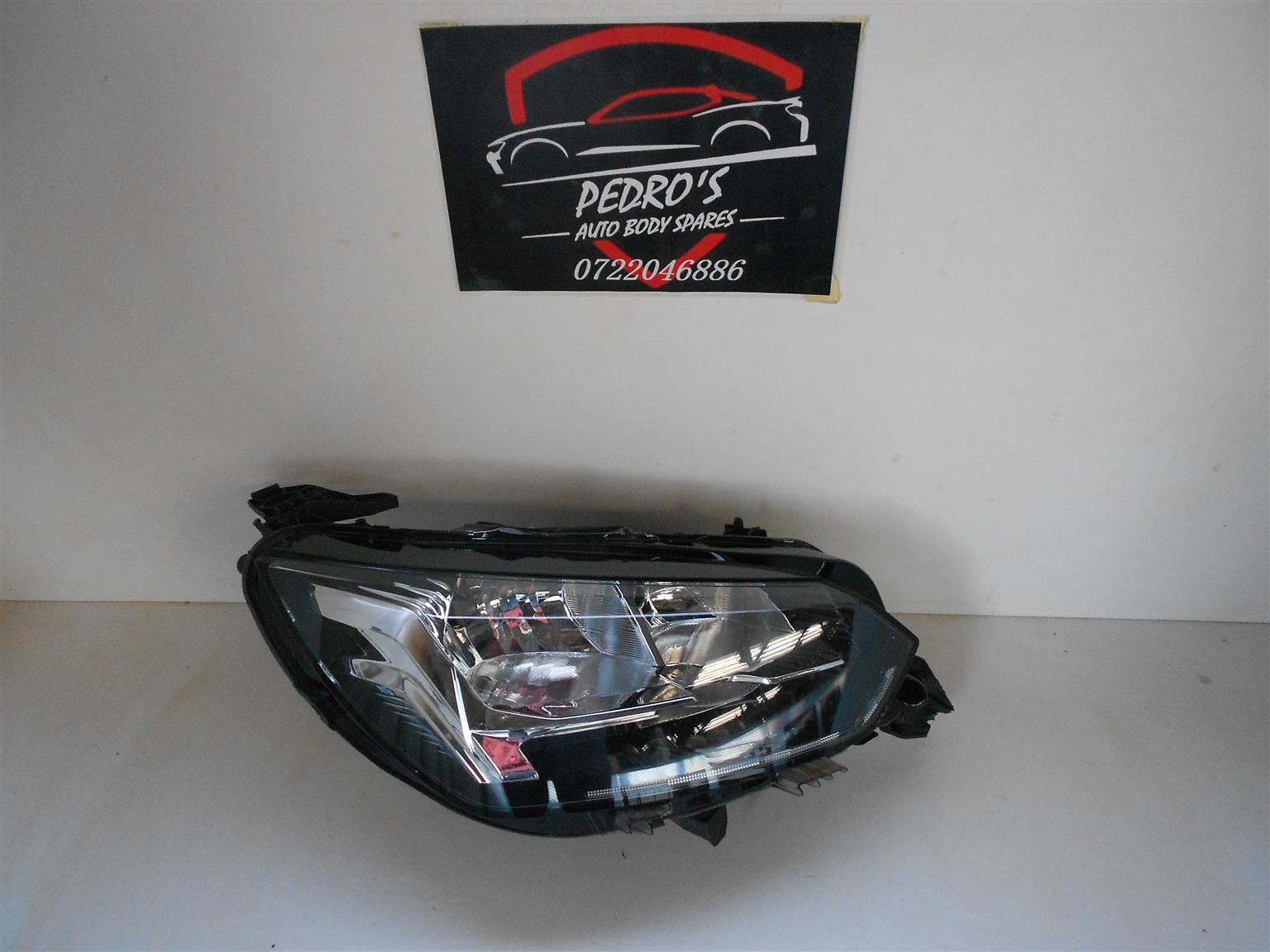 Peugeot 208 Xenon Headlight