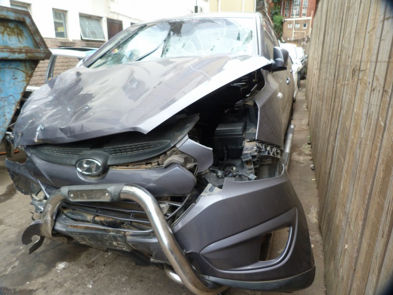 Hyundai iX35 2.0 Premium Manual Charcoal - 2015 STRIPPING FOR SPARES - Private Seller Hyundai iX35 2.0 Premium Manual Charcoal - 2015 STRIPPING FOR SPARES - Private Seller