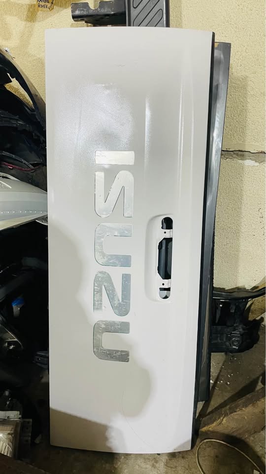 Isuzu D-Max tailgate - Private Seller Isuzu D-Max tailgate - Private Seller